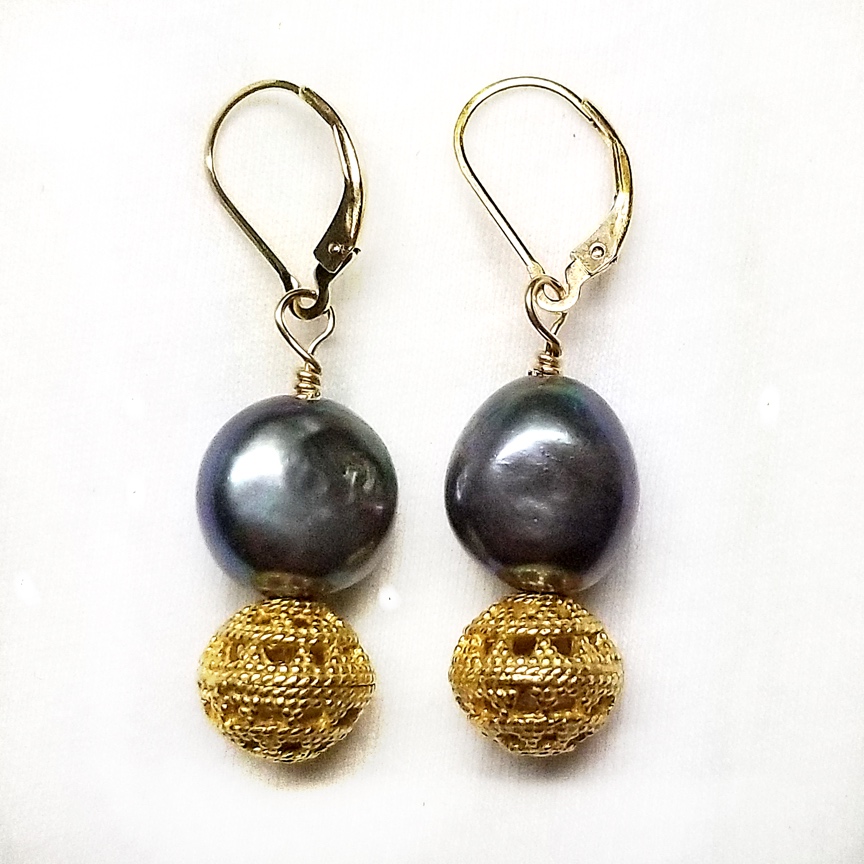 Black-Baroque-Pearl-and-Gold-Earrings.jpg